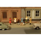 BACH SIDEWALK PEOPLE